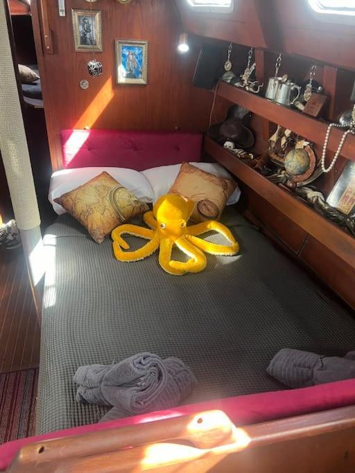 The Captains Locker - 30Ft Yacht San Miguel de Abona Ngoại thất bức ảnh