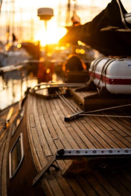 The Captains Locker - 30Ft Yacht San Miguel de Abona Ngoại thất bức ảnh
