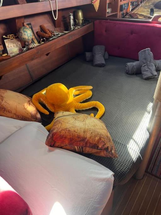 The Captains Locker - 30Ft Yacht San Miguel de Abona Ngoại thất bức ảnh