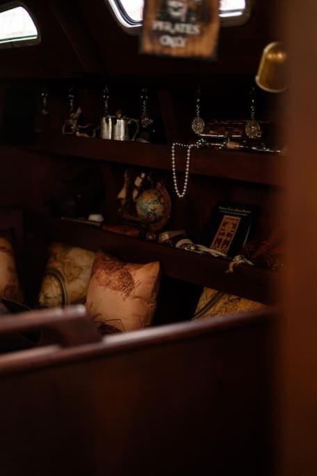 The Captains Locker - 30Ft Yacht San Miguel de Abona Ngoại thất bức ảnh