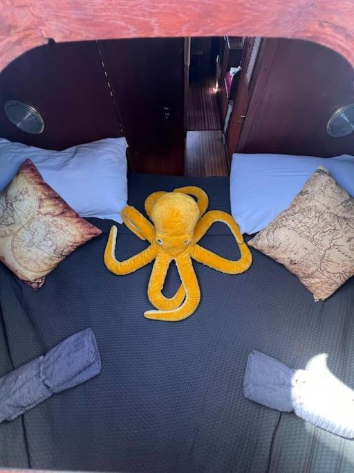 The Captains Locker - 30Ft Yacht San Miguel de Abona Ngoại thất bức ảnh