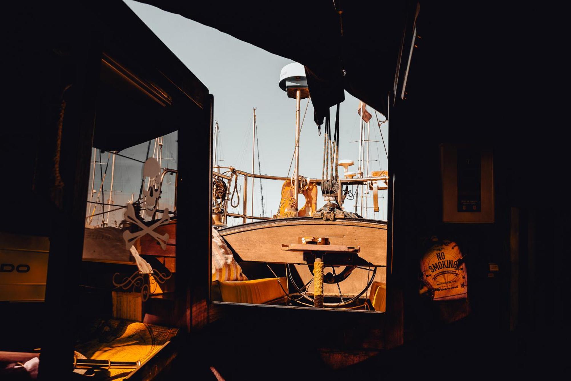 The Captains Locker - 30Ft Yacht San Miguel de Abona Ngoại thất bức ảnh