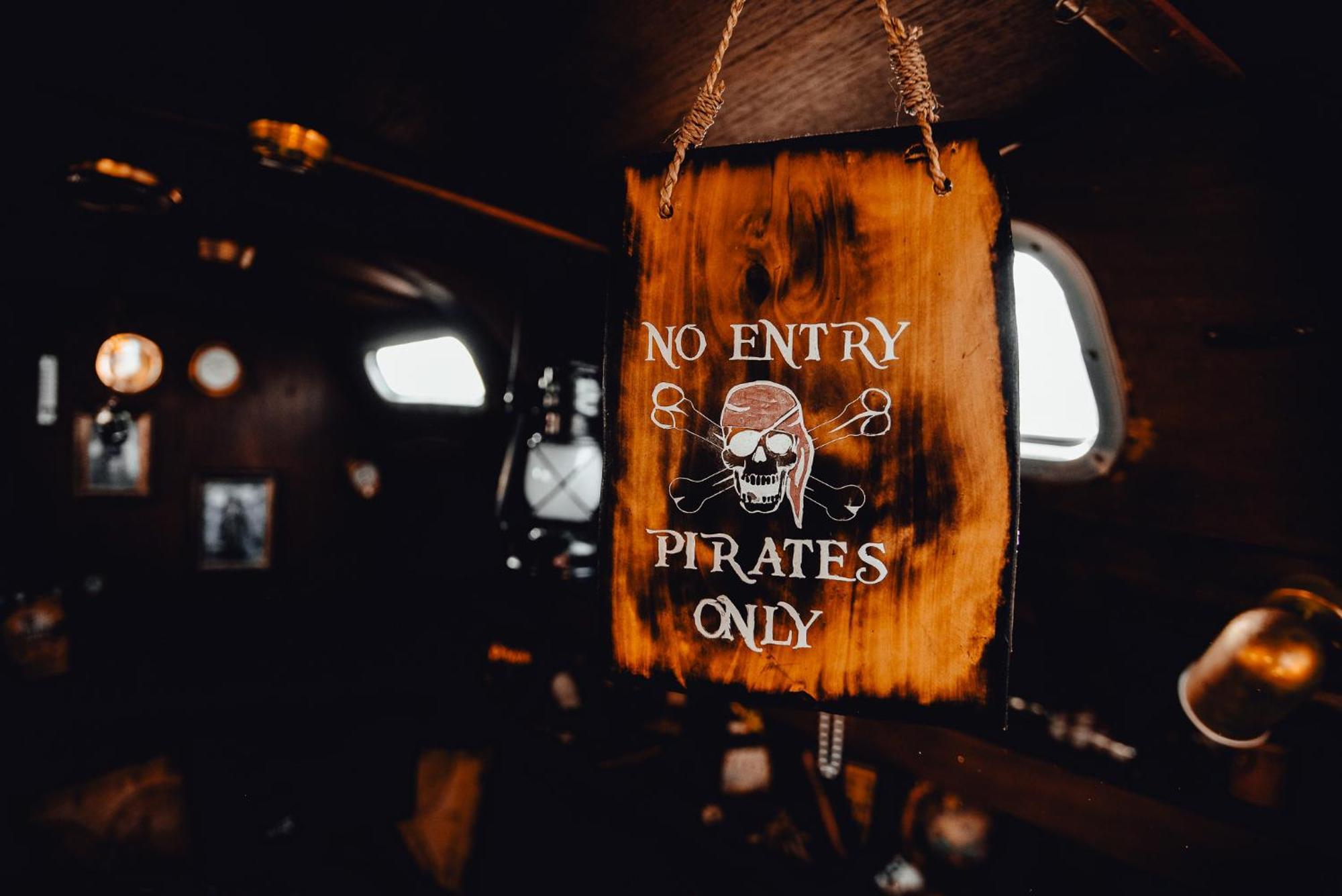 The Captains Locker - 30Ft Yacht San Miguel de Abona Ngoại thất bức ảnh